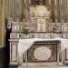 Di fronte a noi laltare maggiore in marmo  inquadrato in una cupola